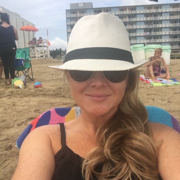 Meet your Posher, Michelle - Picture 1 of 1